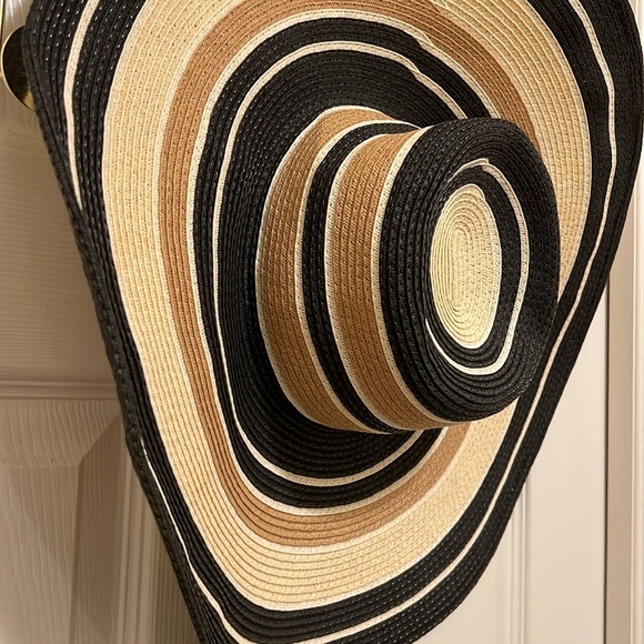 Sun hat - Picture 2 of 3